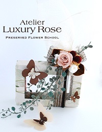 『オープンフレームとペーパーナプキンの秋アレンジ 』Atelier Luxury Rose